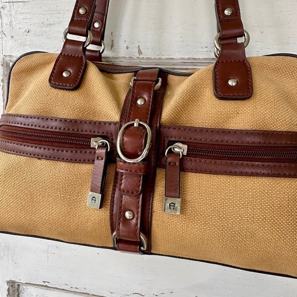 VINTAGE,AIGNER, CANVAS & LEATHER SHOULDER/ SATCHEL BAG.TAN WITH BURGUNDY LEATHER - Picture 4 of 13